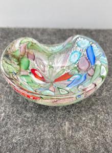 Portacenere in vetro sommerso con inclusioni a murrine e foglia d’argento.A.Ve.M.Murano.