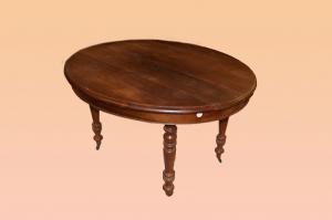 Extendable oval table in Louis Philippe style from the 1800s