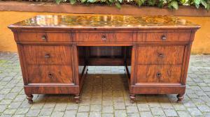 Antique Louis Philippe desk veneered in walnut and burr walnut with "gola"