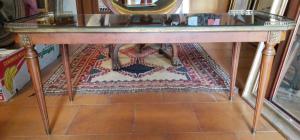 Living room table with tapered legs