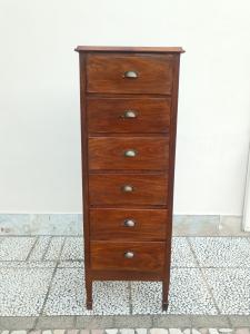 Gaveteiro antigo, móvel de gavetas. 52l x 37p x 145a - Foto 8