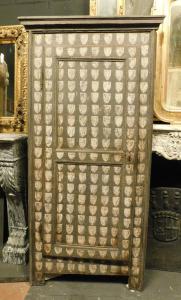 stip212 - lacquered wall cabinet, 18th century, cm W 80 x H 180