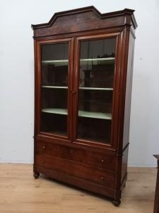 Vitrine de estante de nogueira com gavetas - final do século XIX - armário de vidro - aparador