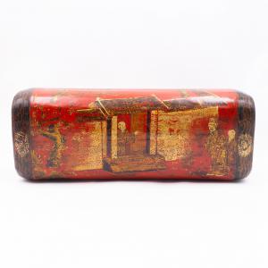Almofada retangular chinesa em couro de cinábrio, era Qing, século XIX.