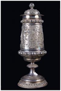 Sheffield-Vase mit Deckel, bearbeitet und ziseliert.