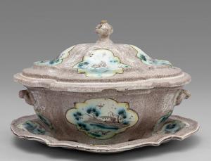 Covered tureen with underplate in ceramic, AL brand, Savona 18th century