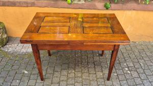 Antique extending table, 19th century, tapered legs