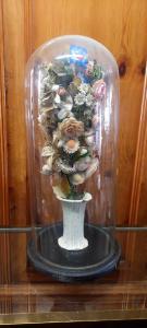 Antica Campana in vetro soffiato vaso in ceramica composizione fiori di stoffa XIX sec.