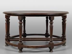Paar bedeutender halbrunder Louis XIV-Konsoltische aus Nussbaum, Genua, Anfang des 18. Jahrhunderts