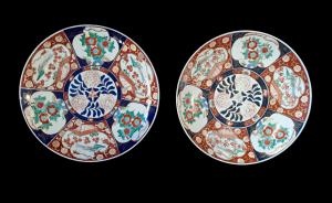 LARGE PAIR OF PORCELAIN PLATES - IMARI - LATE 19TH CENTURY