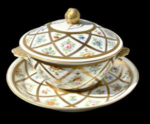 Tazza da puerpera con piattino in porcellana. Vecchia Parigi.