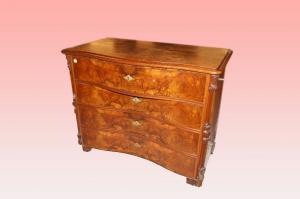 Biedermeier style commode in walnut and walnut burl from 1800s Northern Europe
