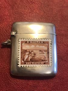 Scatolina portafiammiferi in argento con decoro a francobollo in smalto.Italia.