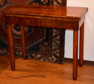 Vienna, 1820-30. Rare and interesting game table from the early Viennese Biedermeier period, possibly by Joseph Danhauser or his immediate circle.