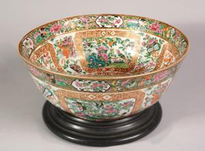 Porcelain bowl decorated with flowers and birds, China, Canton, 19th century