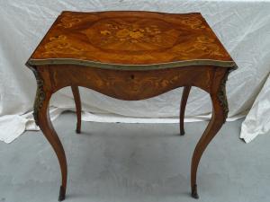 Piccolo tavolino con alette scrittoio palissandro intarsiato Napoleone III 1880