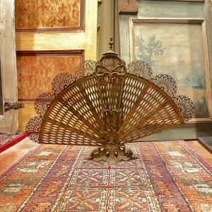 AL334 - Parascintille in ottone, epoca '800, misure cm L 82 x H 59