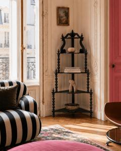 Mobile ad angolo con ripiani – Etagère d’epoca 1800  - Foto 5