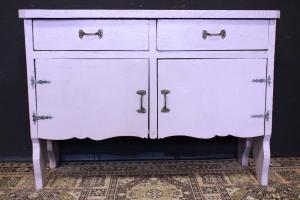 Credenza rettangolare in legno verniciato lilla