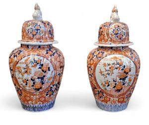 IMARI POTICHES PAIR - JAPAN - MEIJI PERIOD