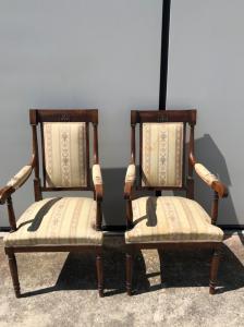 Coppia di poltrone in noce,stile impero.