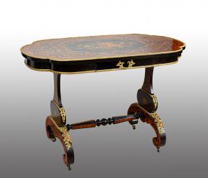 Tavolino / Scrittoio antico Napoleone III Francese in legni esotici pregiati. Periodo XIX secolo.
