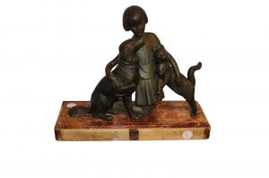 Scultura decò francese fanciulla con cane e gatto firmata da P. Sega - XX secolo