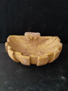 Acquasantiera in marmo giallo - 28 x 27 cm - Venezia