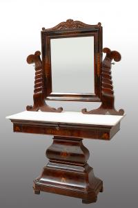 Móvel de toilette napolitano 'Smith' antigo em mogno com incrustações de ácer, início do século XIX.