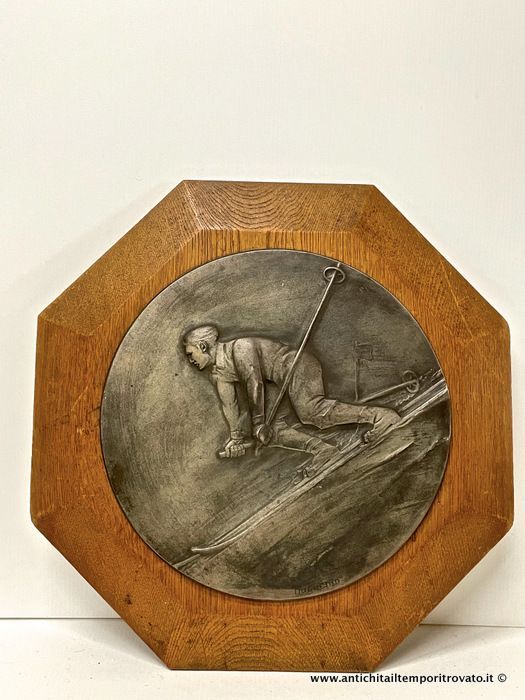 Antiguo bajorrelieve octogonal dèco en bronce plateado marcado Huguenin