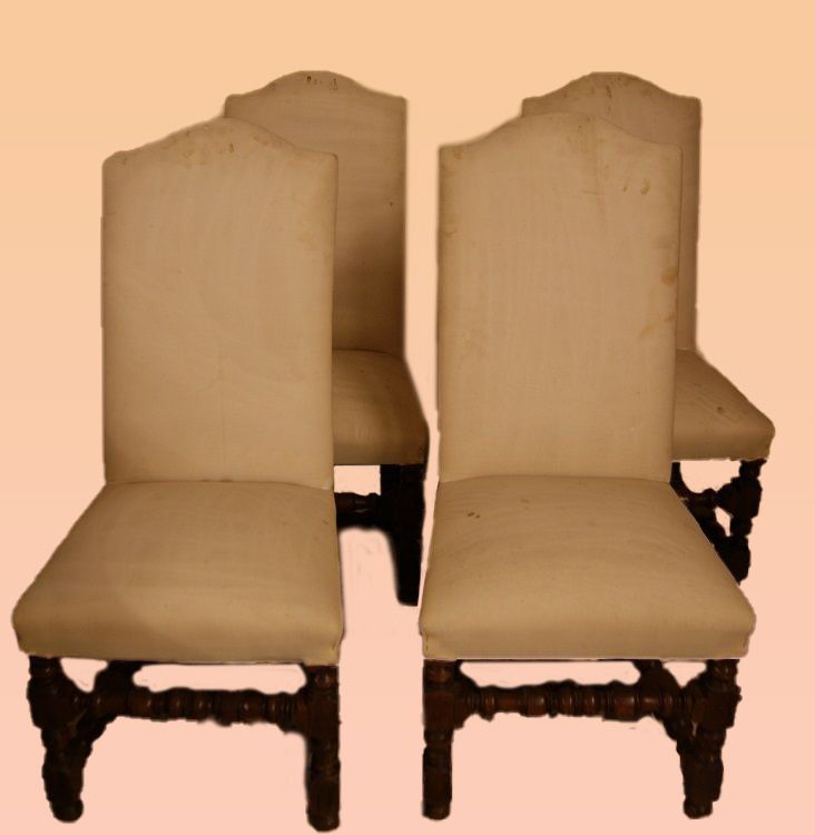 Conjunto de 4 cadeiras antigas italianas em estilo rococó de 1700 em madeira de nogueira