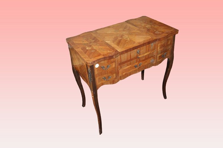 Toilette Francese di fine 1800 stile Luigi XV in legno di bois de rose riccamente intarsiato