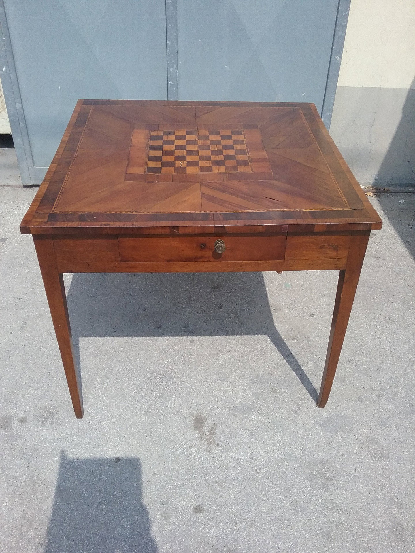 Spieltisch 85x85xh77, furniert mit Nussbaum, Buchsbaum, Palisander, Epoche um 1700, gesetzliche Gewährleistung