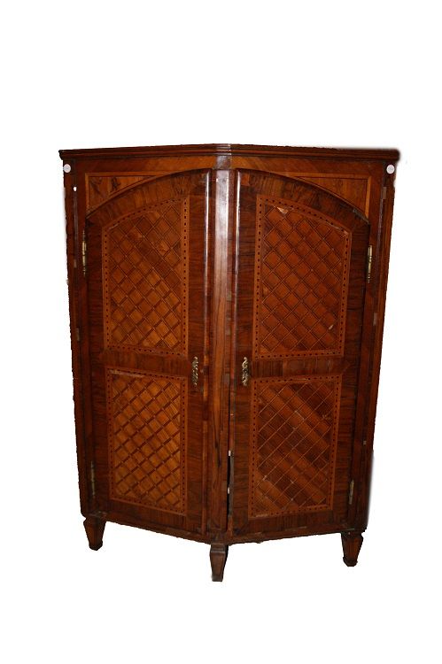 Antique French Louis XVI style corner cabinet from the 1700s in richly inlaid walnut