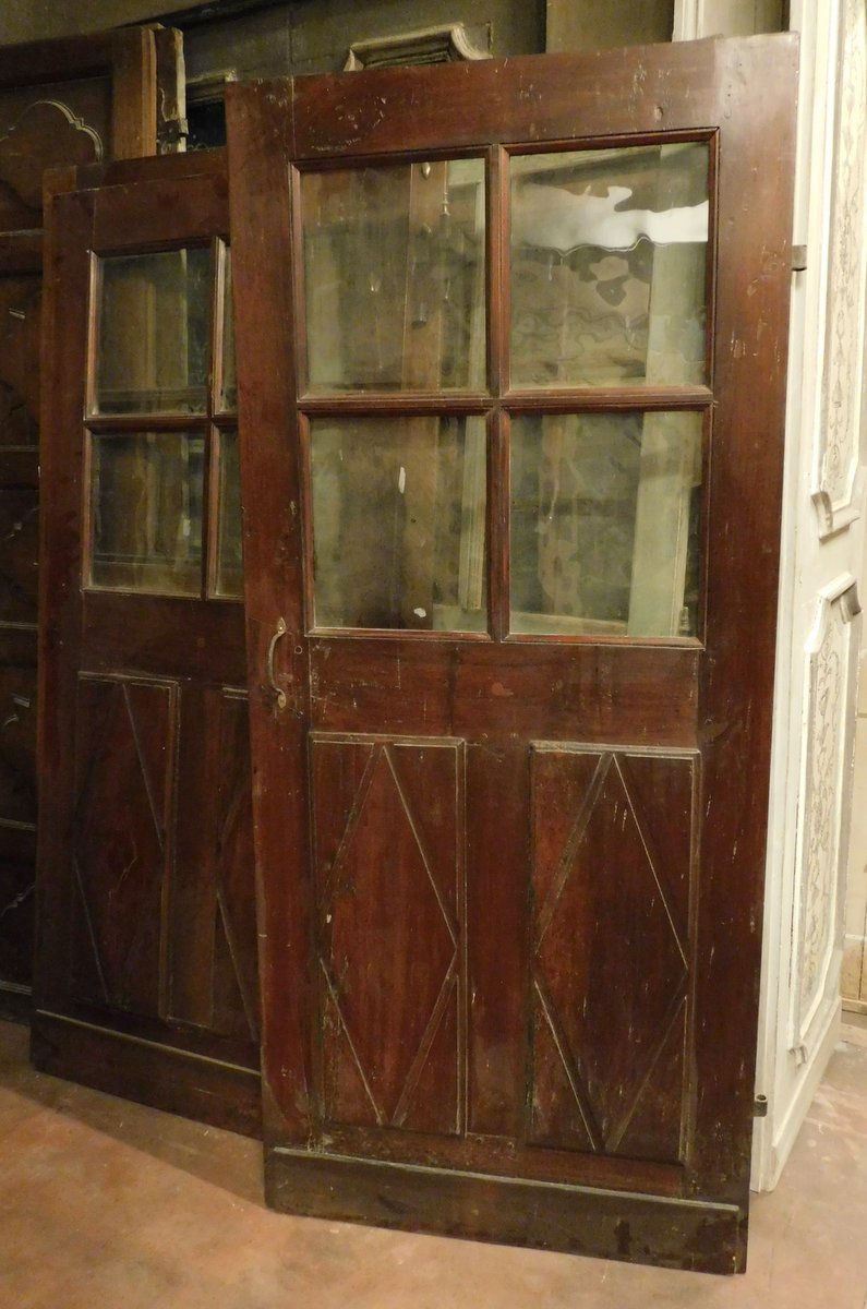 pts720 - walnut glass door, 18th century, size cm W 88 x H 198