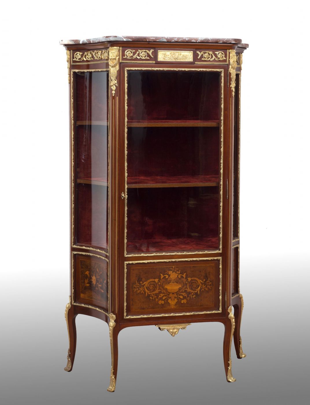 Vitrine ancienne Napoléon III française en acajou avec incrustations en bronze doré, période XIXe siècle.