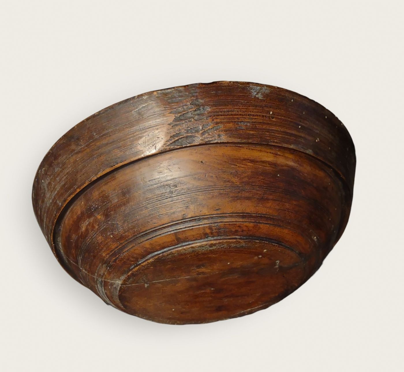 Grande ciotola in legno tornito Valsesia XVIII secolo cm. 43