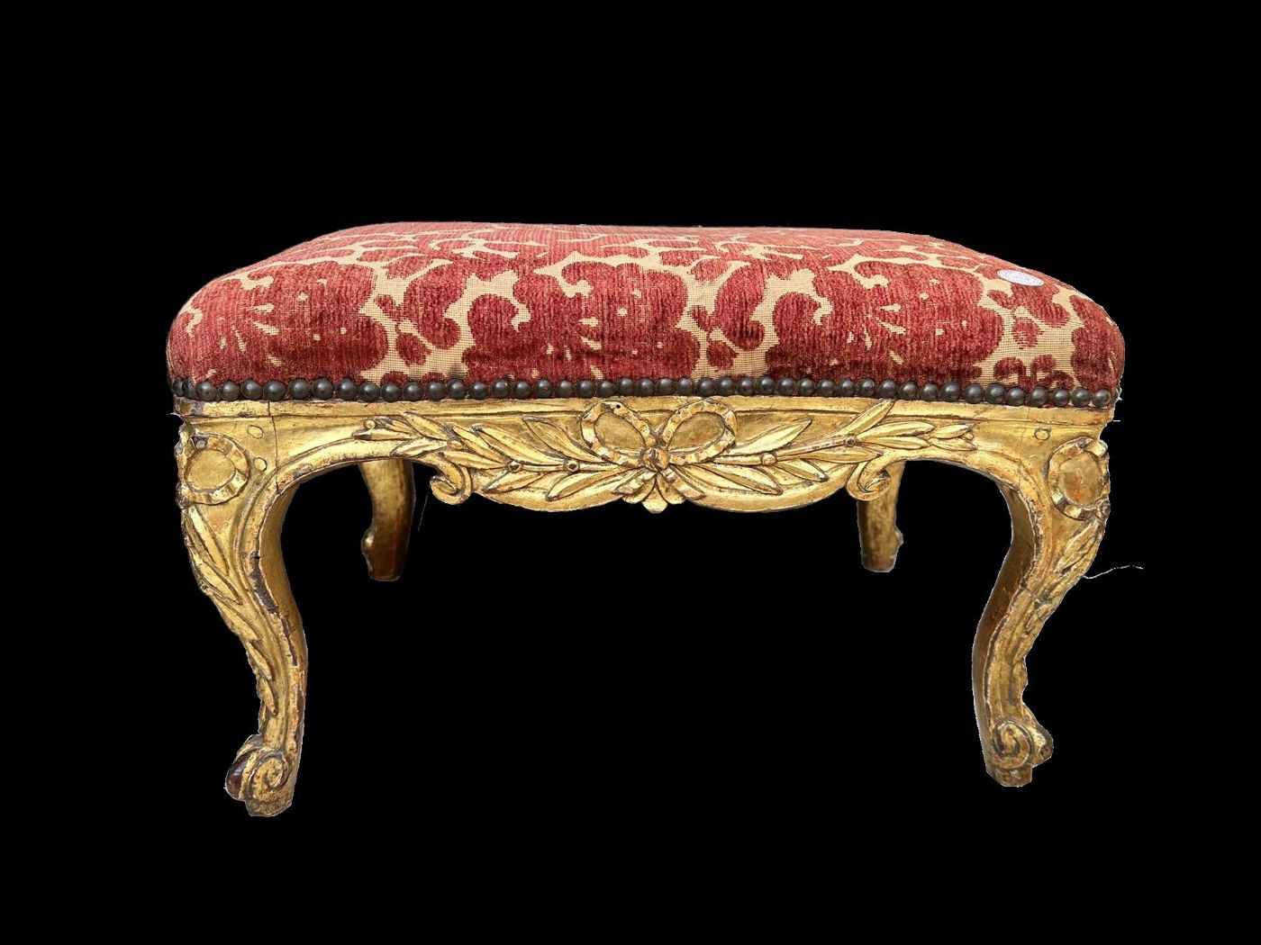 Fußhocker im Louis-XV-Stil aus vergoldetem und geschnitztem Holz mit mit einem Band gebundenem Lorbeer, Turin, Mitte des 18. Jahrhunderts