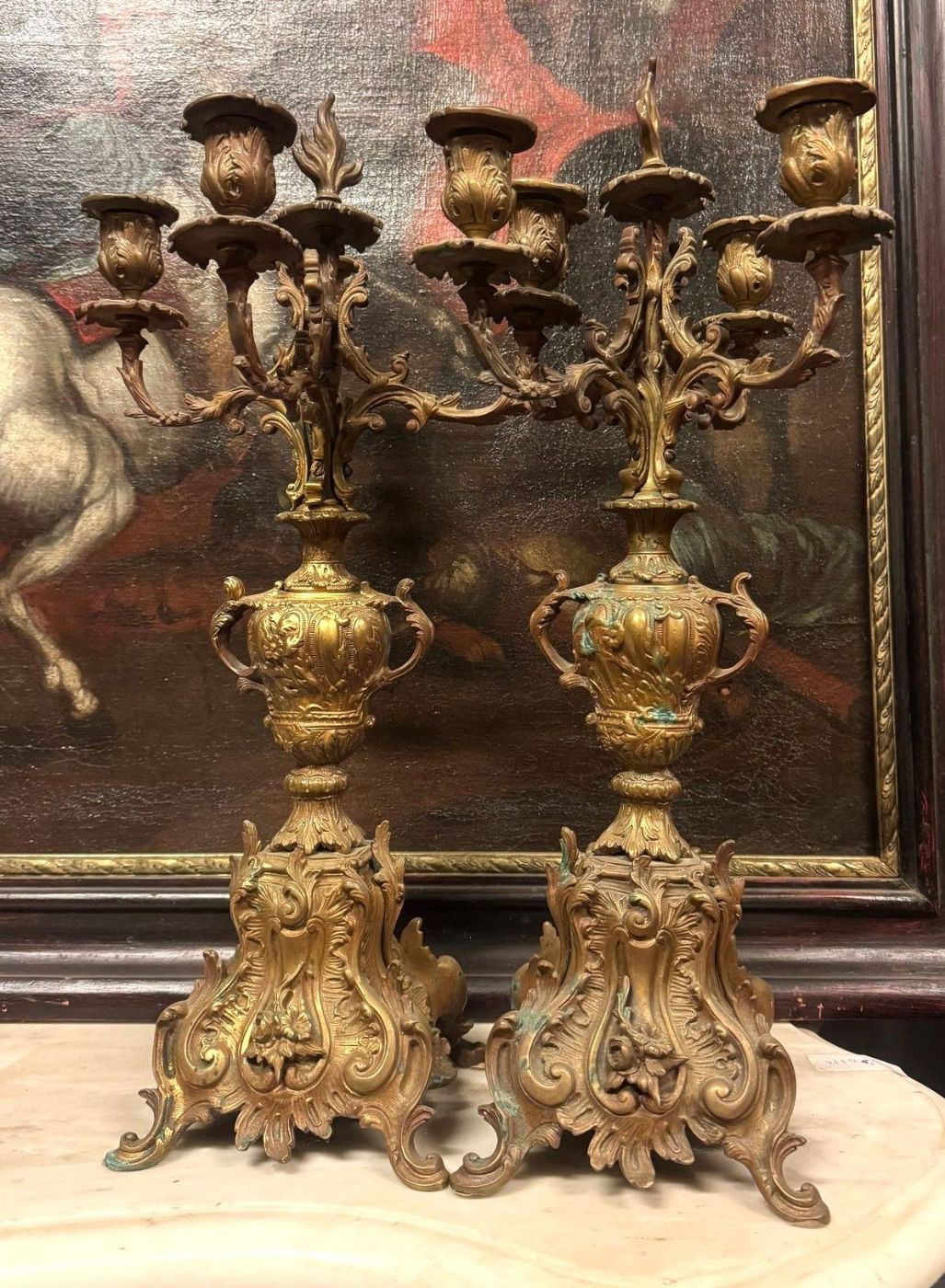 LAMP231 - Coppia di candelabri in bronzo, epoca '800, cm L 27 x H 56 x P 27