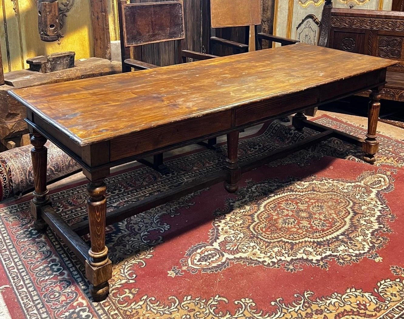 TAV336 - Importante mesa de alfaiate do final do século XIX, medidas cm C 247 x L 89 x A 81 (espaço para as pernas A 63)