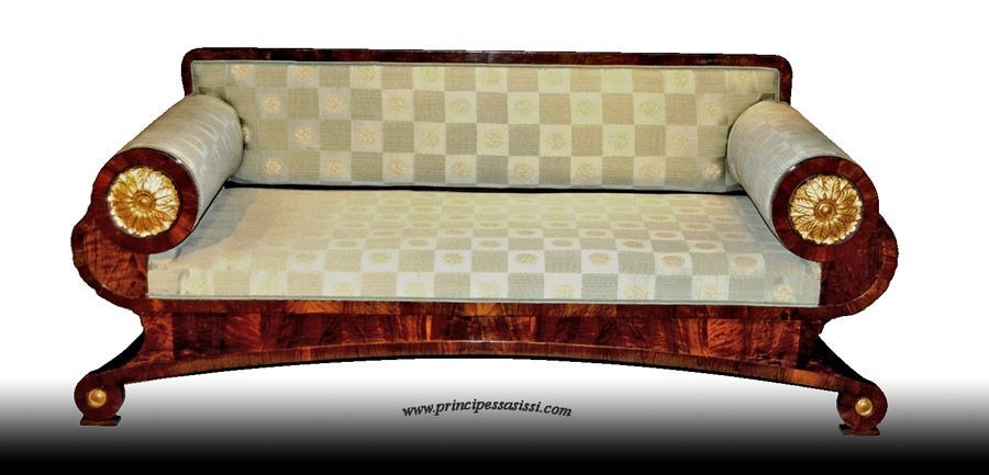 Vienna, 1825-30 around. Extraordinary Biedermeier Viennese daybed, with sober and elegant lines