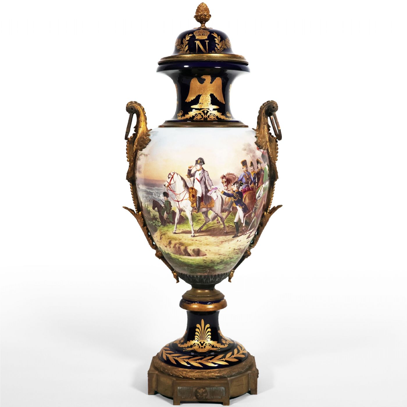 Grande vaso Francese di Napoleone raffigurante la battaglia di Friedland, datato 1807, montatura in bronzo dorato. Dipinto firmato H. Desprez, Sèvres. Fine XIX secolo