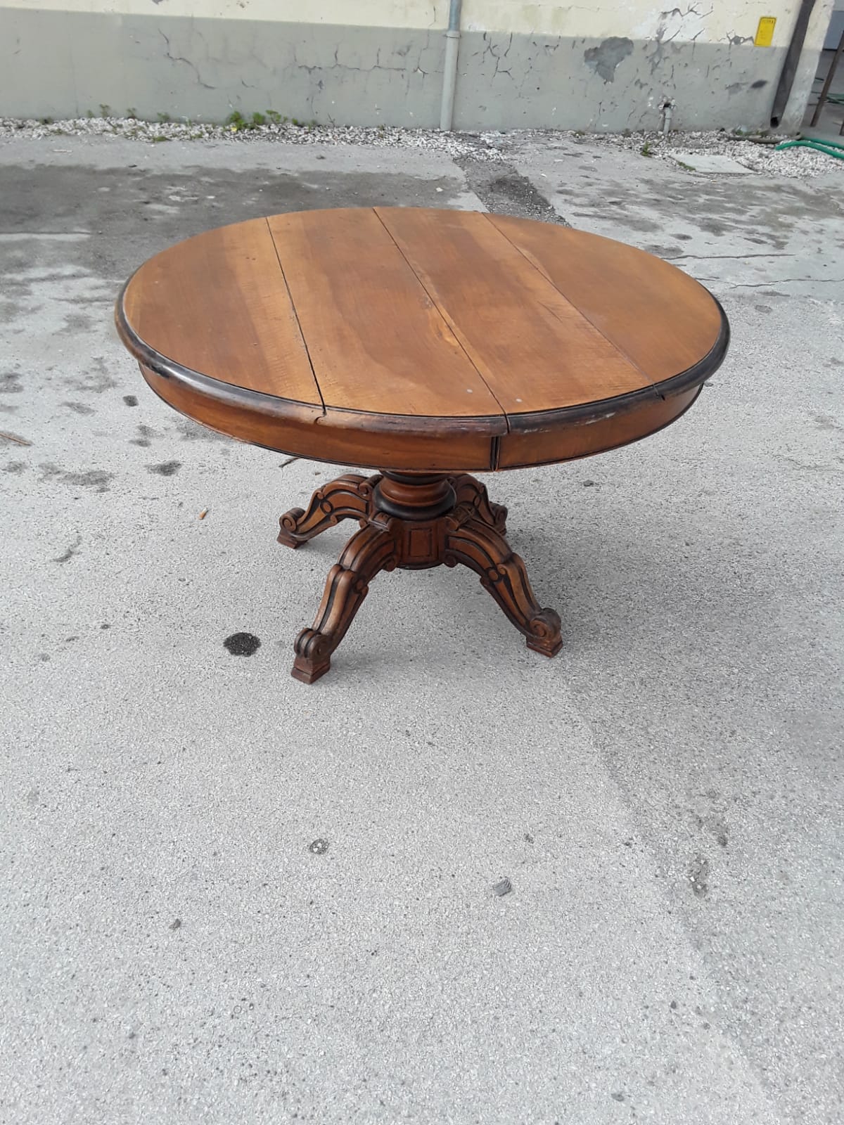 Extendable burl walnut table with central leg, mid-1800s, 115x110 h75, extends up to 3 meters, legal warranty