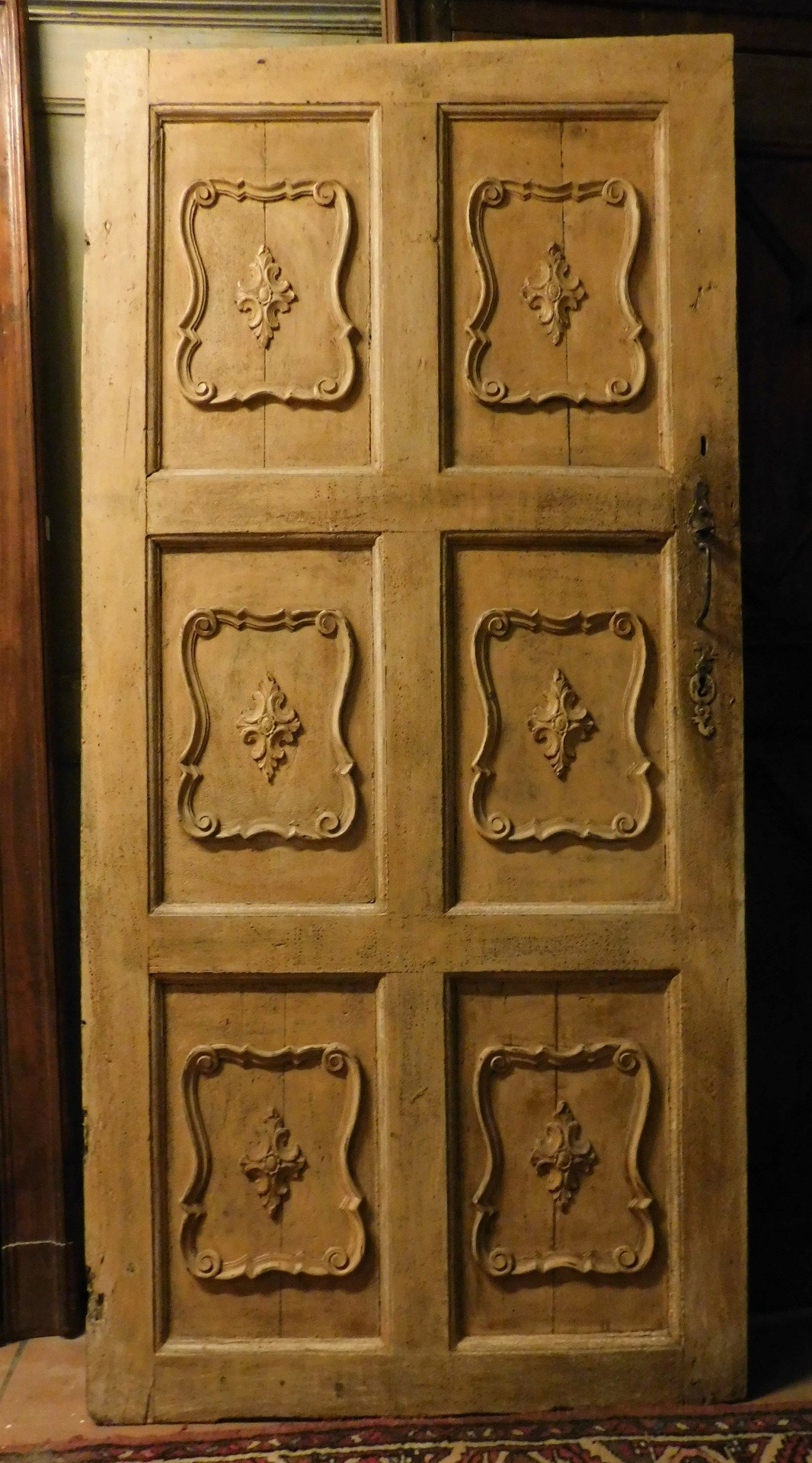 ptl541 - porta laccata con pannelli scolpiti, epoca '800, provenienza Genova, misura cm l 96 x h 200 x sp. 3