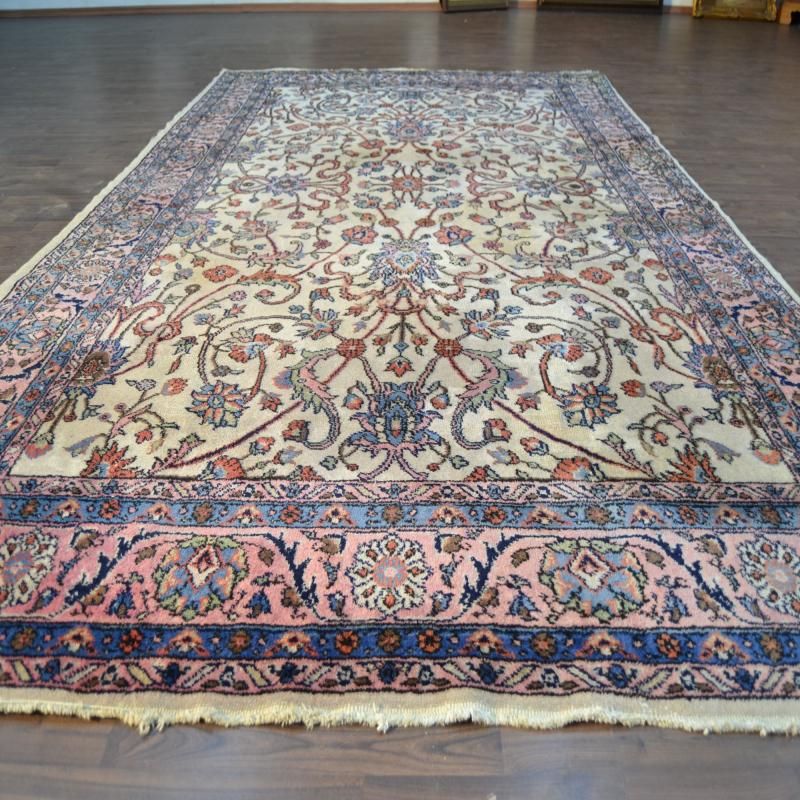 ANTIGUA Y ELEGANTE ALFOMBRA PERSA TABRIZ QOUM (QOM) CON DECORACIÓN FLORAL - 205 x 310 cm.