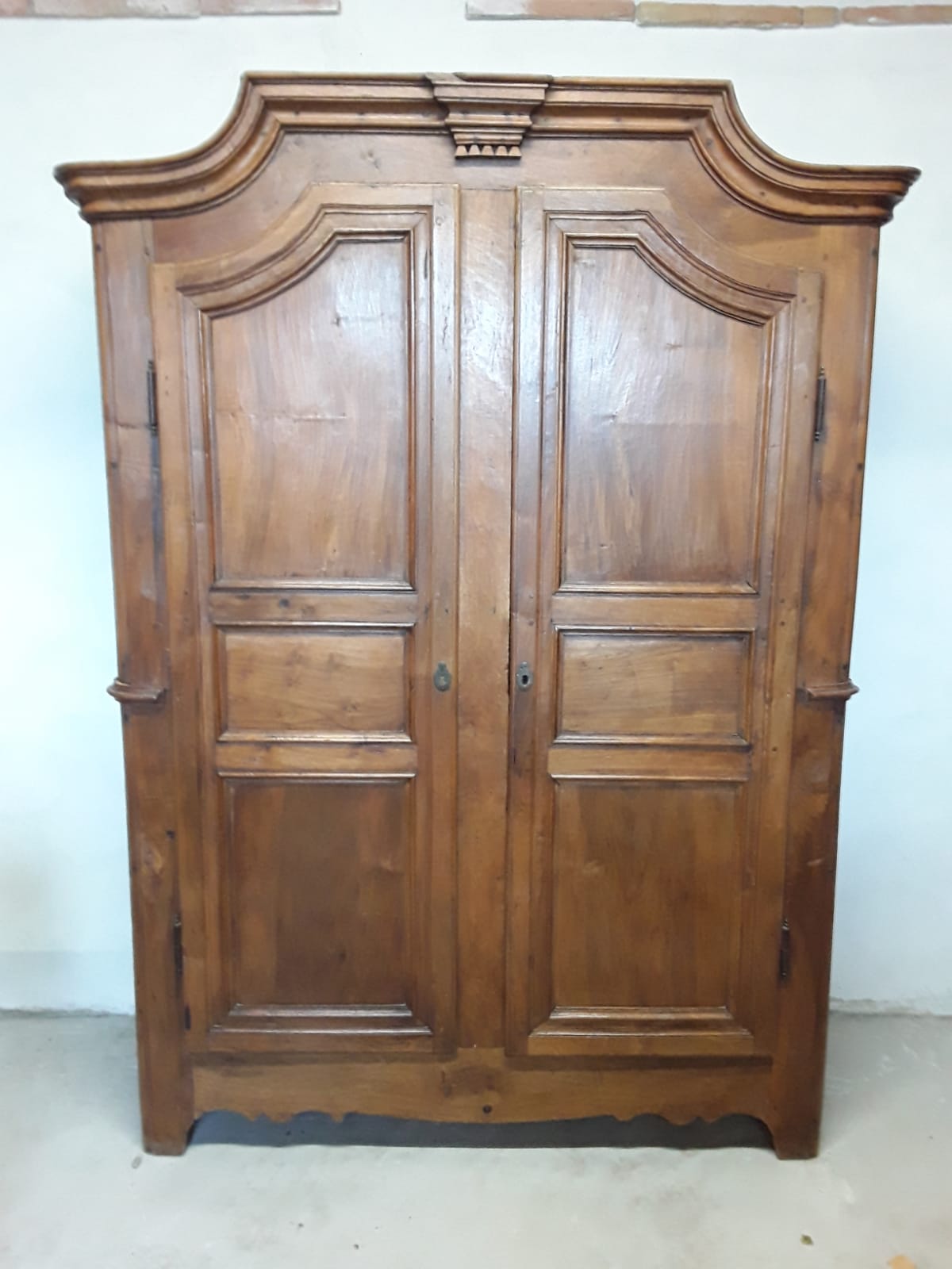 Turiner Nussbaumschrank aus dem 18. Jahrhundert, Ludwig XVI., in Originalzustand, von hoher Qualität. L150 am Hut, 1600, H215xT54, schriftliche Garantie gemäß den gesetzlichen Bestimmungen.