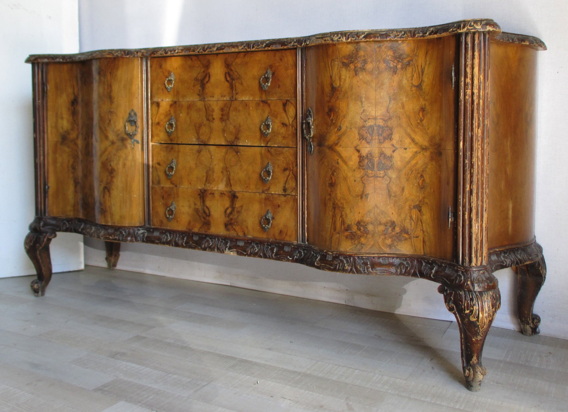 Chippendale Anrichte - Buffet - Nussbaum und Maserholz - 30er Jahre - ideal für Shabby Chic - sehr schön - hohe Qualität!