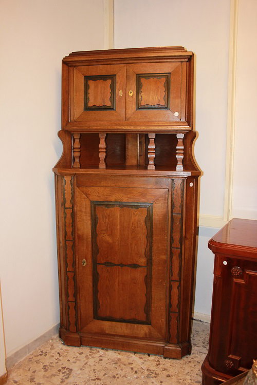 Grande Angoliera italiana 1800 in legno di rovere con 3 ante