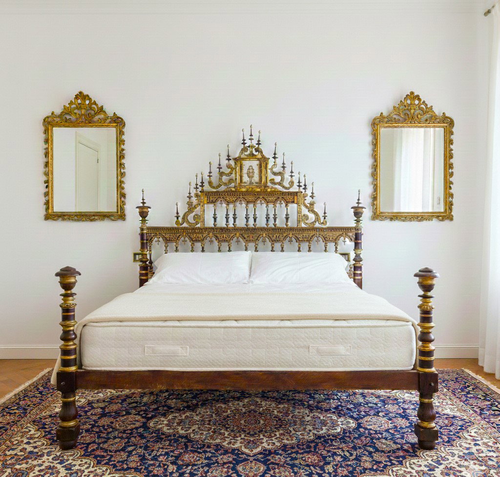 Cama de nogueira com douramento do século XVII da Sardenha de um palácio nobre