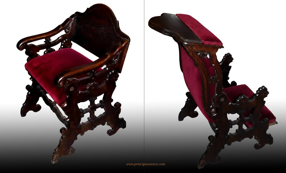 Rare prie-Dieu transformable en fauteuil, avec un ingénieux mécanisme de rotation. Fin du XVIIe siècle - première moitié du XVIIIe siècle